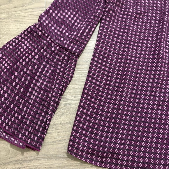 Banana Republic Purple Geometric Blouse Accordion Bell Sleeve V-Neck Womens Sz M - Picture 5 of 9